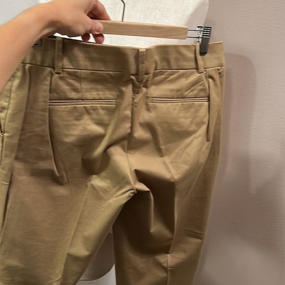 Sold- J Crew Cafe Capri khaki color ankle length size 4- like new - Picture 9 of 10